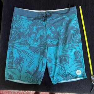 Men’s O'NEILL board shorts swim Cruzer blue floral see photos for measurements